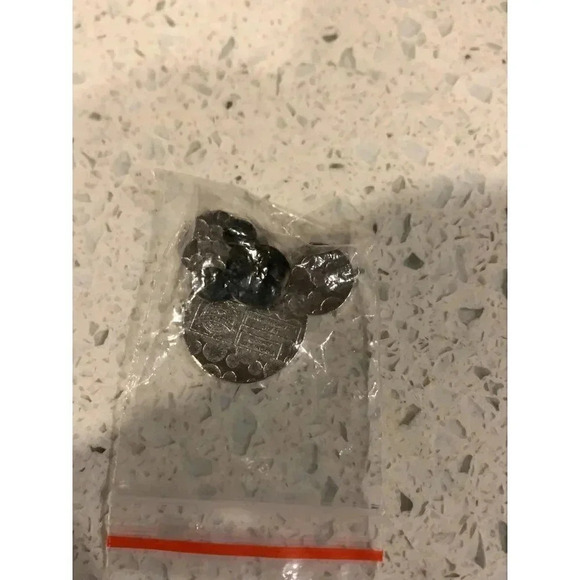 disney mickey mouse lemon pin  sh - Picture 2 of 2